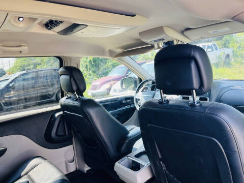 2012 Chrysler Town and Country Touring