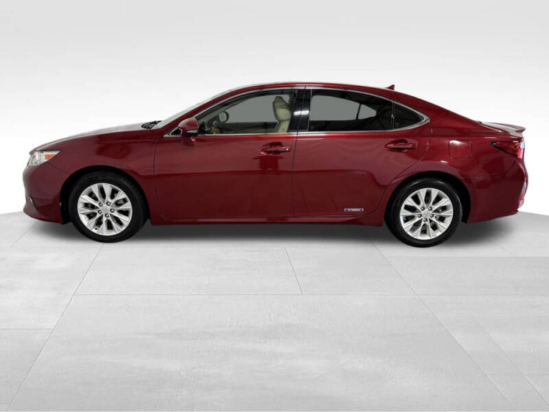 2013 Lexus ES 300h