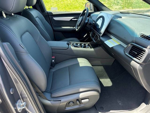 2025 VinFast VF8 Plus