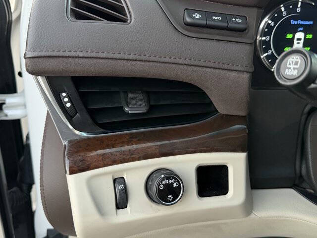 2017 Cadillac Escalade Luxury