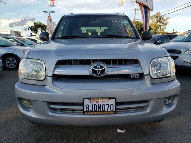 2005 Toyota Sequoia SR5