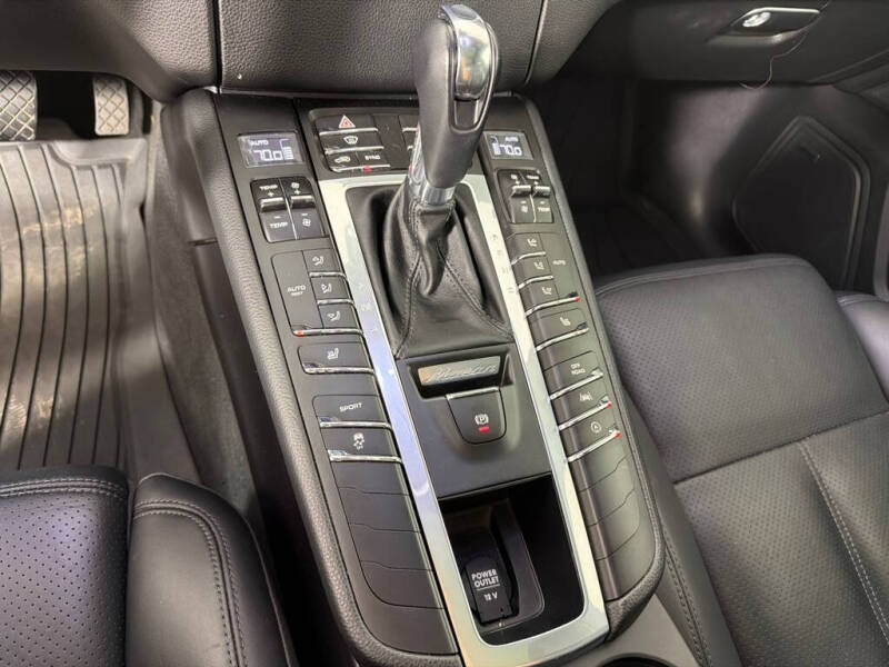 2018 Porsche Macan S