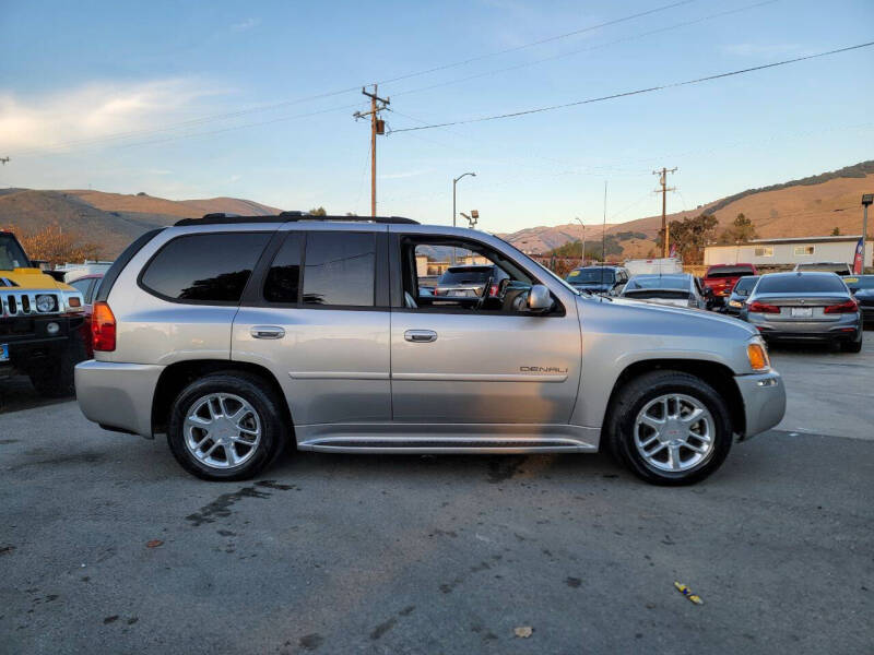 2006 GMC Envoy Denali photo 2