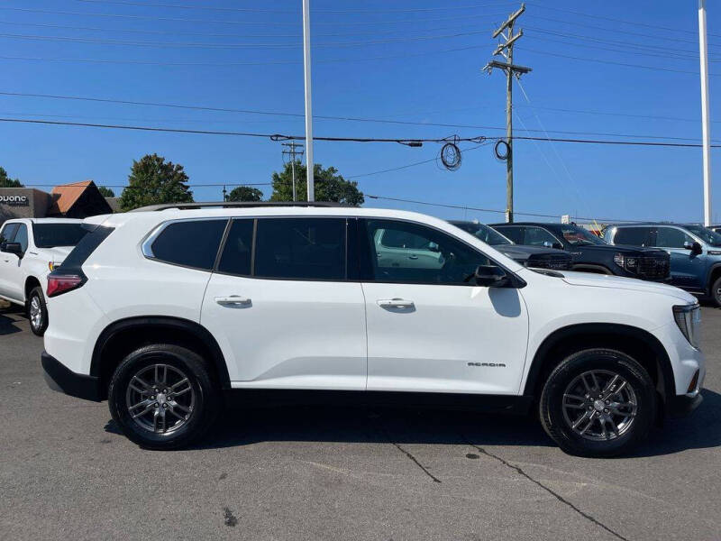 2025 GMC Acadia Elevation