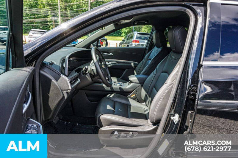 2025 Cadillac XT4 Premium Luxury