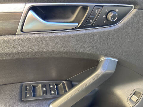 2017 Volkswagen Passat 1.8T SE