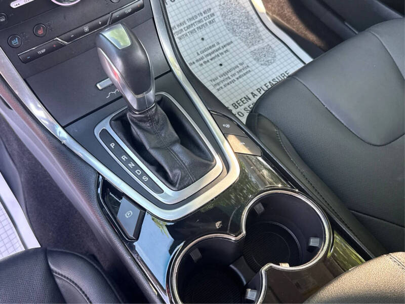 2017 Ford Edge Titanium