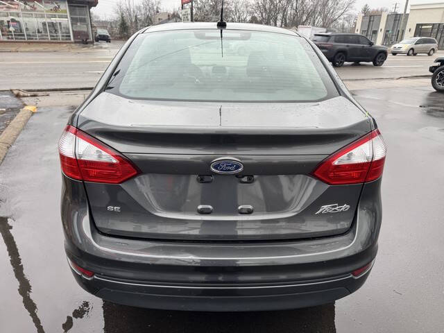 2019 Ford Fiesta SE photo 5