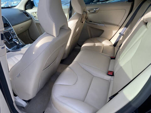 2016 Volvo XC60 T5 Premier