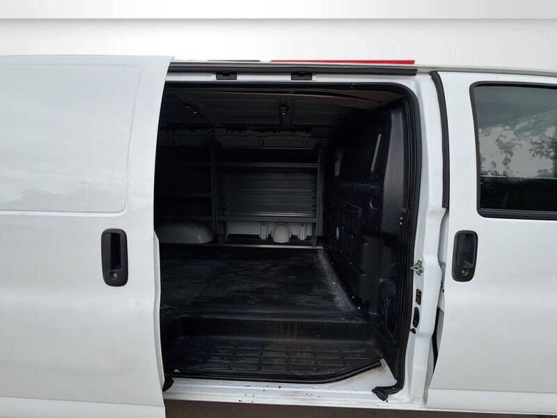 2025 GMC Savana 2500