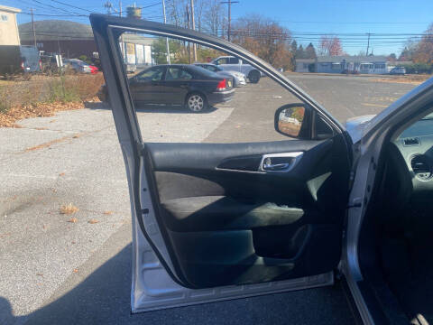 2015 Nissan Pathfinder S