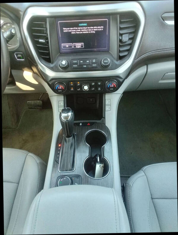 2017 GMC Acadia SLT-1