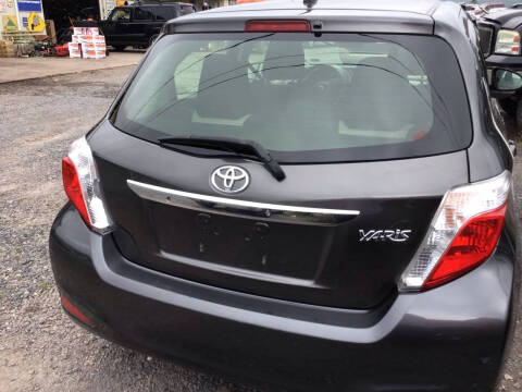 2012 Toyota Yaris 5-Door L