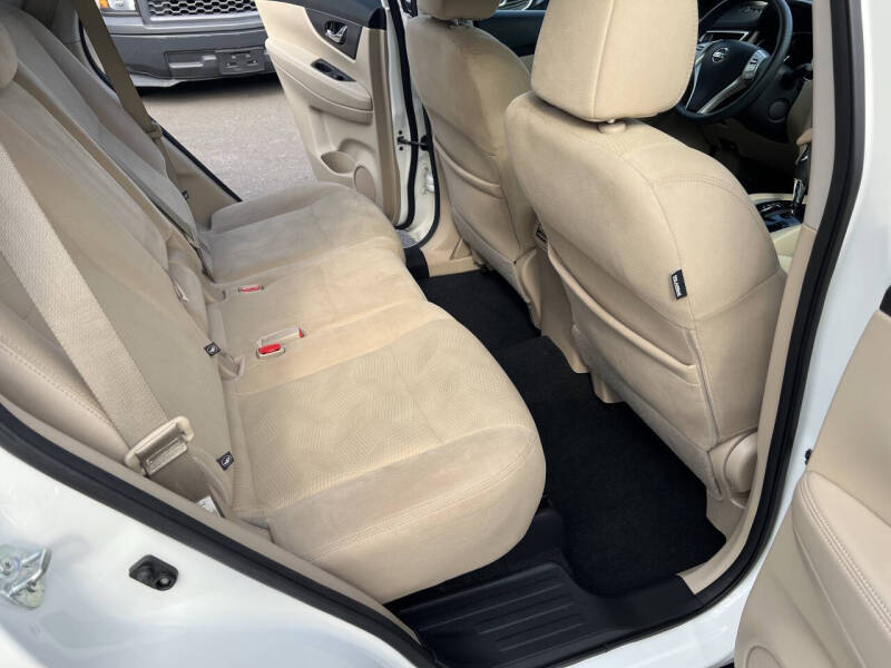 2016 Nissan Rogue SV