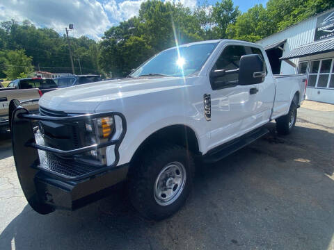 2017 Ford F-250 Super Duty for sale at Monroe Auto's, LLC in Parsons TN
