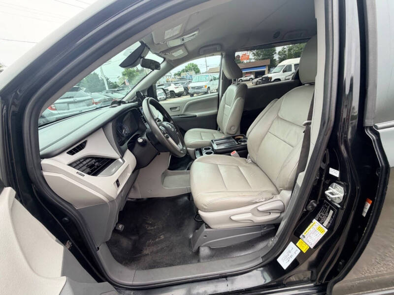 2020 Toyota Sienna L 7-Passenger
