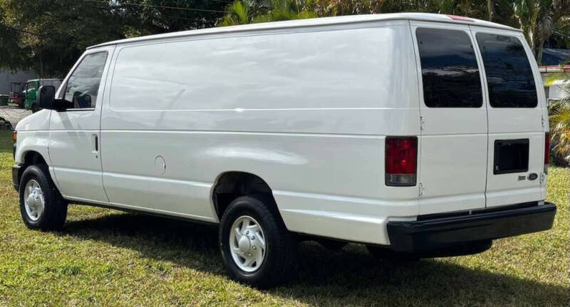 2011 Ford E-Series E-350 SD