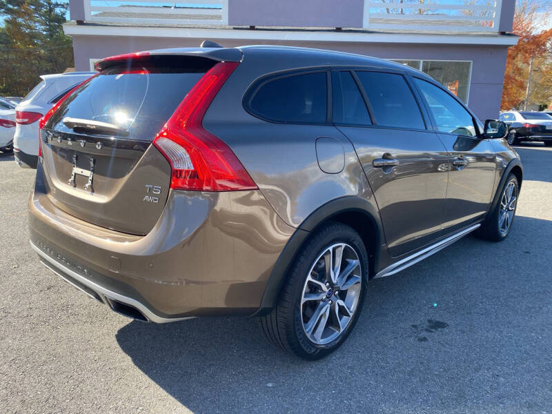 2015 Volvo V60 Cross Country T5