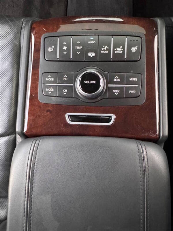 2012 Hyundai Equus