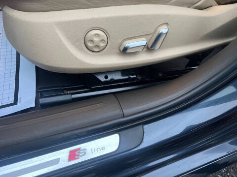 2016 Audi A4 2.0T quattro Premium Plus