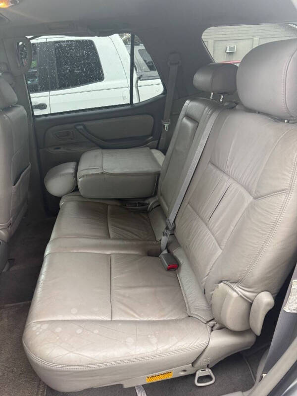 2003 Toyota Sequoia SR5