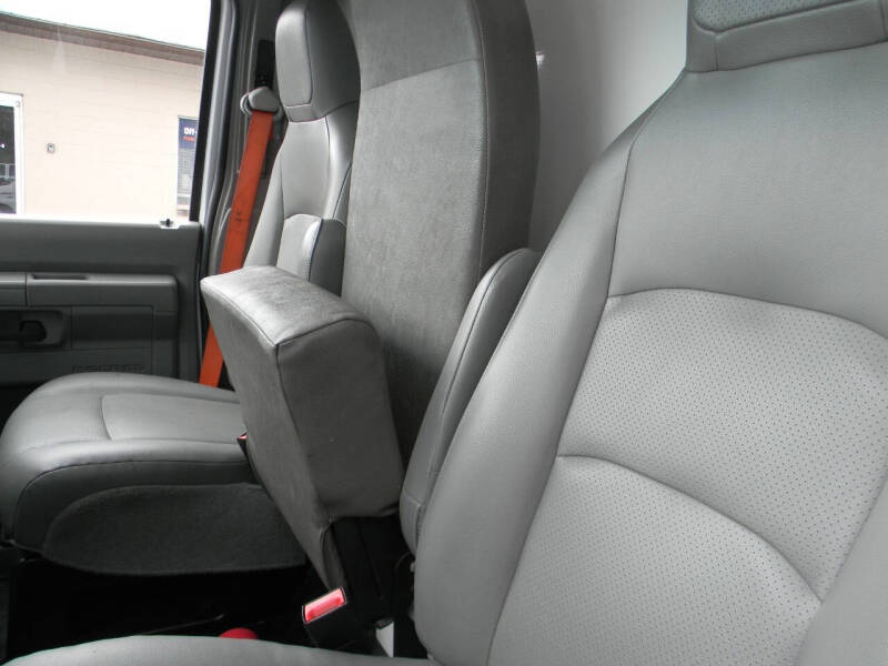 2017 Ford E-350