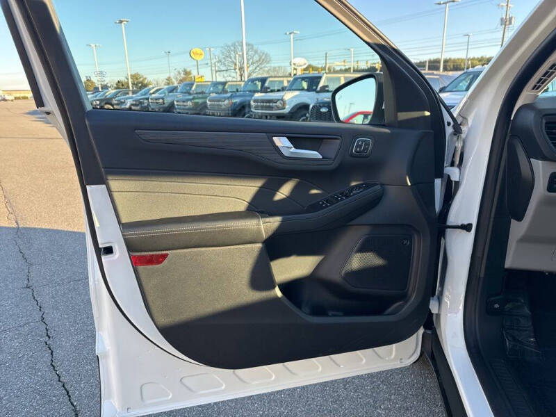 2025 Ford Escape Plug-In Hybrid PHEV