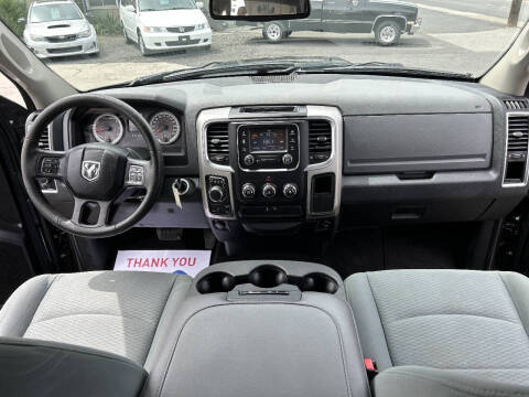 2016 RAM 1500 SLT
