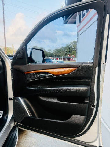 2017 Cadillac Escalade Standard