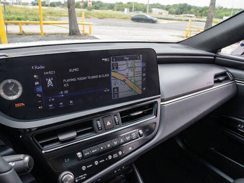 2022 Lexus ES 350