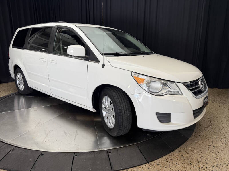 2012 Volkswagen Routan SE