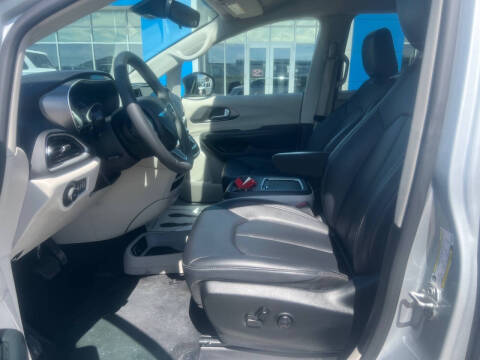 2024 Chrysler Pacifica Touring L