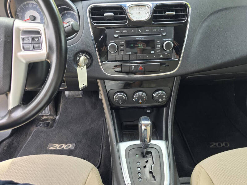 2011 Chrysler 200 Touring