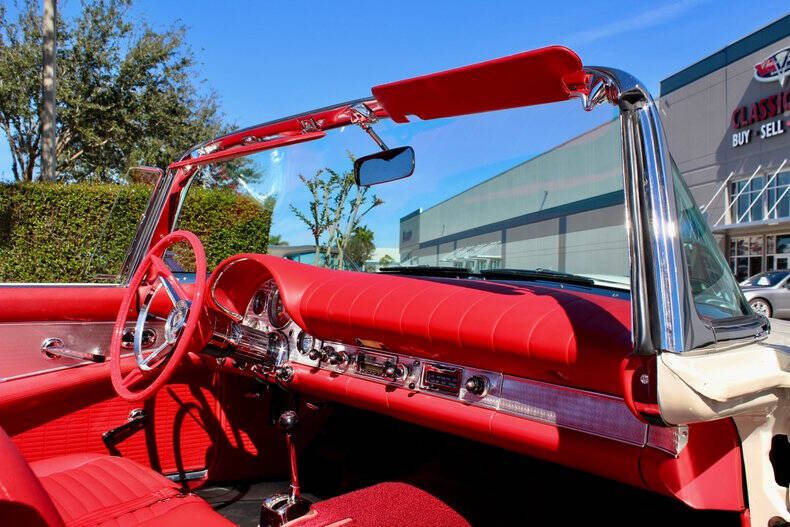 1957 Ford Thunderbird