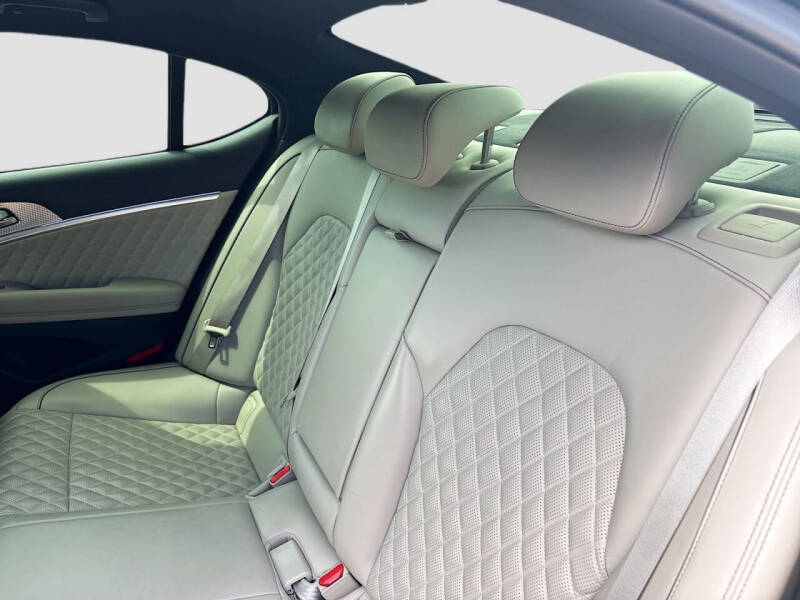 2023 Genesis G70