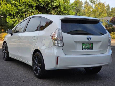 2013 Toyota Prius v Five