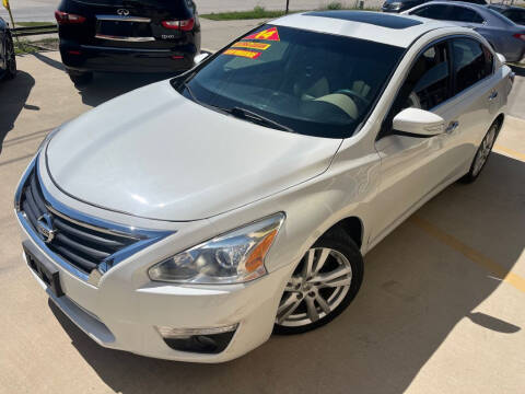 2014 Nissan Altima for sale at Raj Motors Sales in Greenville TX