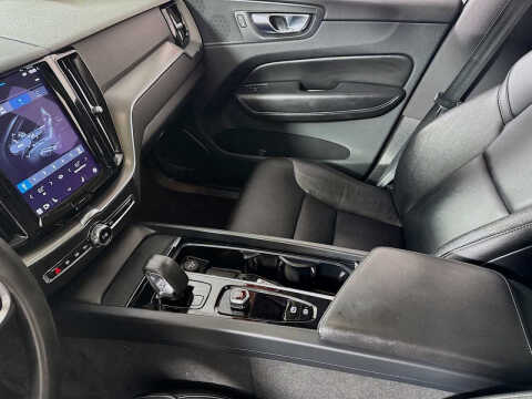 2023 Volvo XC60 B5 Core