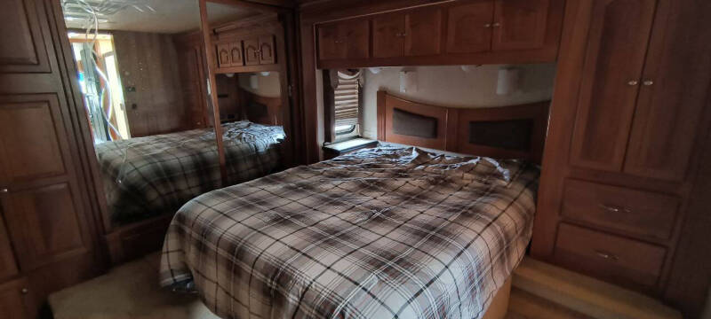 2005 Tiffin Allegro Bus M-40QDP