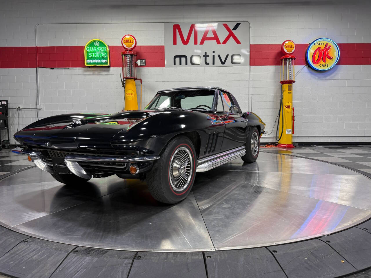 1966 Chevrolet Corvette 12