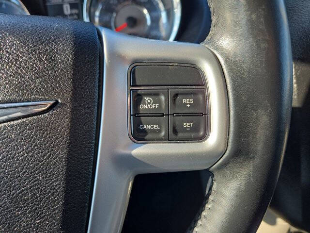 2015 Chrysler Town and Country Touring