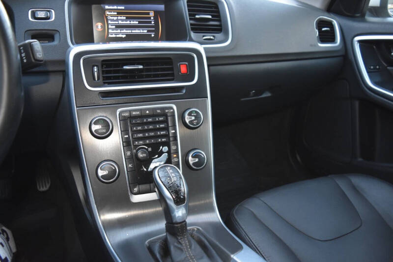 2015 Volvo V60 T5 Drive-E Premier