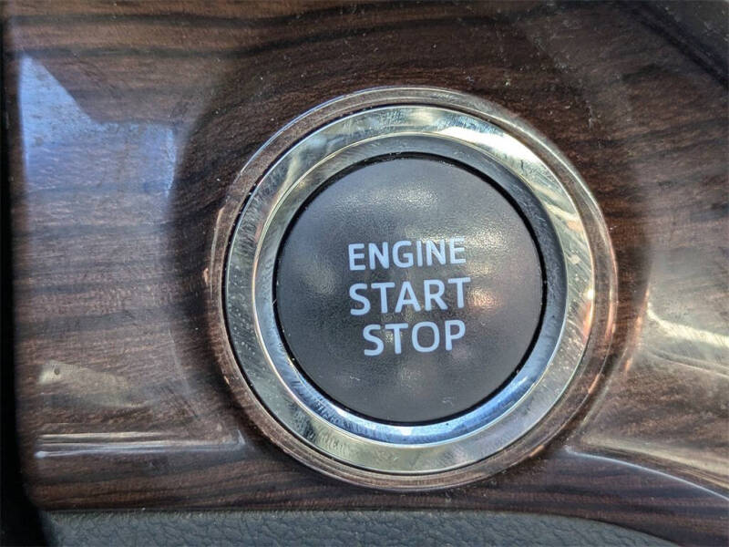 2013 Toyota Avalon XLE