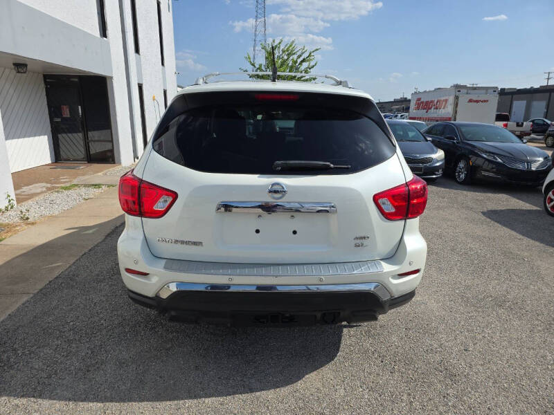 2017 Nissan Pathfinder SL