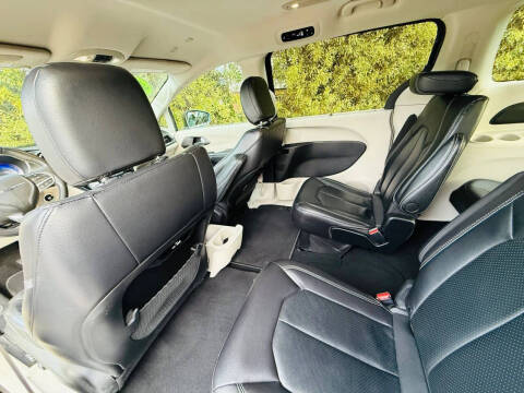 2022 Chrysler Pacifica Touring L