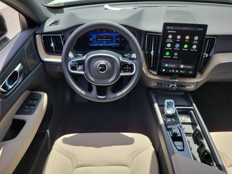 2026 Volvo XC60 B5 Plus