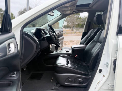 2017 Nissan Pathfinder SL