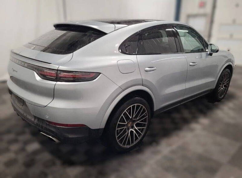 2022 Porsche Cayenne Coupe Platinum Edition