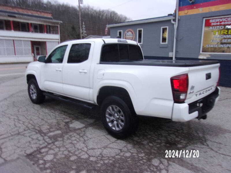 2021 Toyota Tacoma SR photo 3