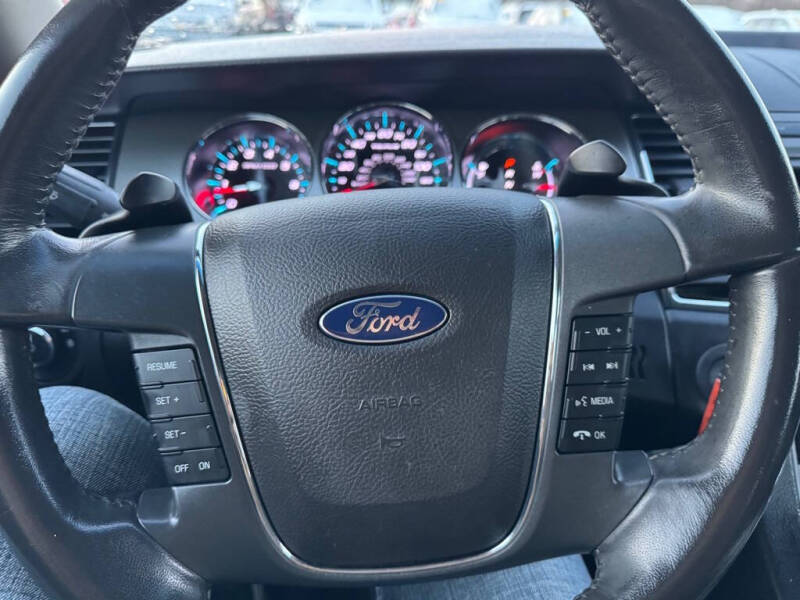 2011 Ford Taurus SEL